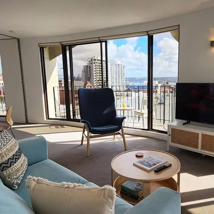 Rent this 2 bed apartment on Elizabeth Bay NSW 2011