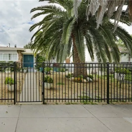 Image 2 - Alley ‎80939, Los Angeles, CA 91335, USA - House for sale
