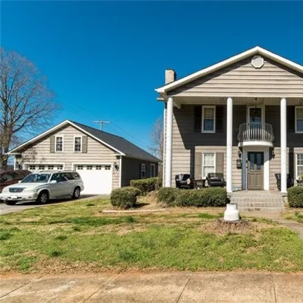 Buy this 4 bed house on 405 West Finger Street in Maiden, Catawba County