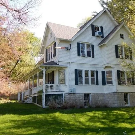 Rent this 4 bed house on 288 Main Street in Lakeville, Northwest Hills Planning Region