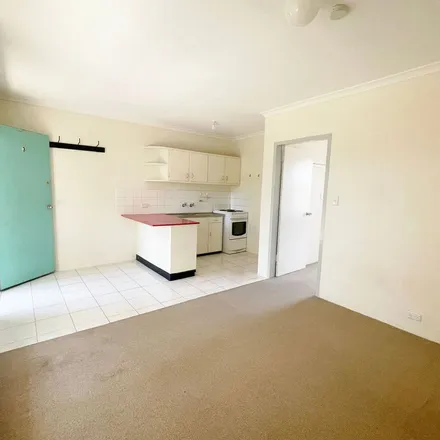 Image 3 - 5 Davison Street, Crestwood NSW 2620, Australia - Apartment for rent