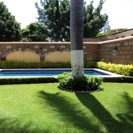 Buy this studio house on unnamed road in Fracc. Junto Al Río, 62584 Cuernavaca