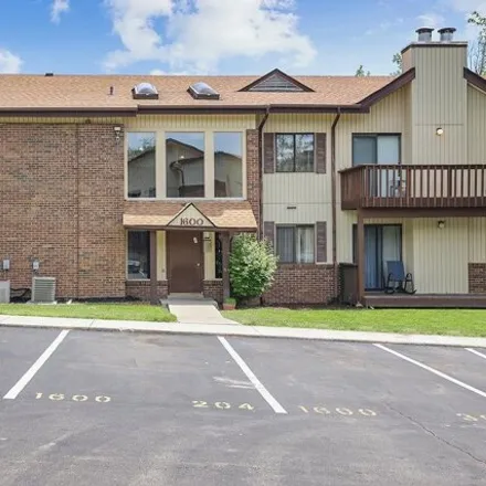 Buy this 2 bed condo on 1600 Willow Wren Court in Florissant, MO 63033