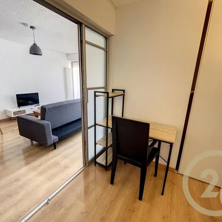 Rent this 3 bed apartment on Résidence Les Comores in Rue Esculape, 34095 Montpellier