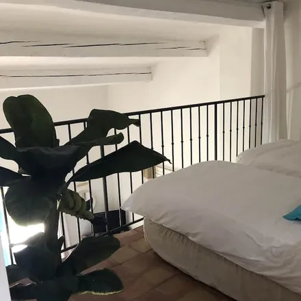 Rent this 4 bed house on 83720 Arrondissement de Draguignan