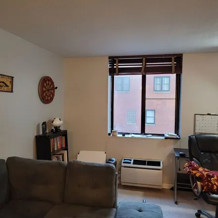 Rent this 1 bed apartment on North Dearborn Parkway in Chicago, IL 60610