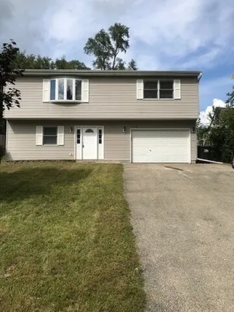 Buy this 3 bed house on 5418 Hillside Drive West in McHenry County, IL 60050