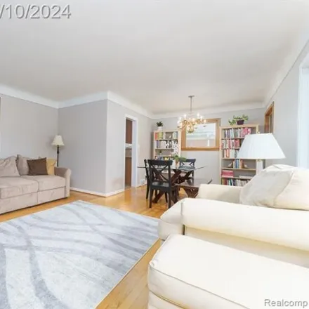 Image 3 - 16975 Marguerite Street, Beverly Hills, MI 48025, USA - House for sale