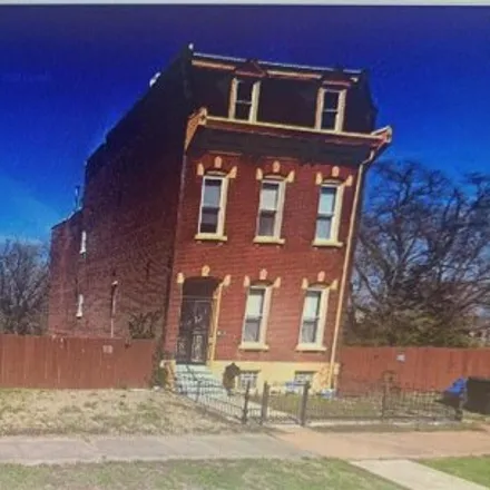 Image 5 - 1921 Warren Street, St. Louis, MO 63106, USA - House for sale