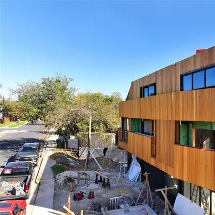 Image 9 - 2302 East 11th Street, Austin, TX 78702, USA - House for sale