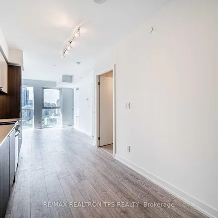 Image 9 - 159 Wellesley Street East, Old Toronto, ON M5A 2K3, Canada - Apartment for rent