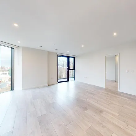 Rent this 3 bed apartment on City Lights Point in 64 New Kent Road, London