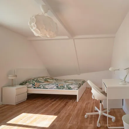 Rent this 6 bed room on MOBI-LSB-00049 in Travessa de Santa Marta, 1150-297 Lisbon