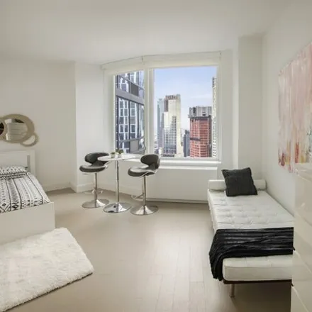 Rent this studio apartment on The Eagle in 86 Fleet Place, New York
