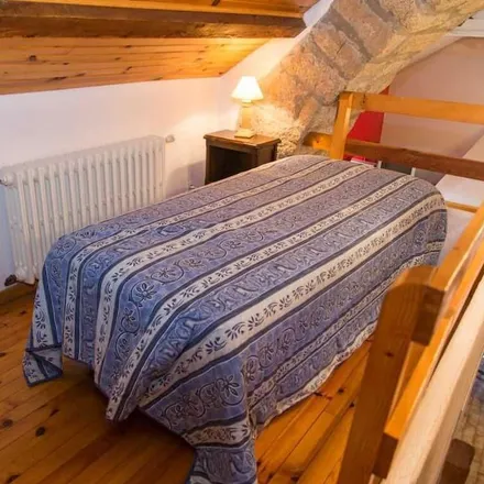 Rent this 2 bed house on Le Montet in 48000 Saint-Étienne-du-Valdonnez, France