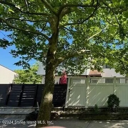 Image 4 - 20 Bunnell Ct Unit A, New York, 10312 - Townhouse for sale