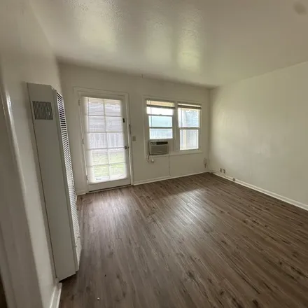 Rent this 1 bed apartment on 335 N Lincoln Ave