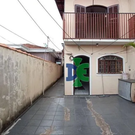 Buy this 3 bed house on Rua Gaspar Gomes da Costa in Cidade Nova Jacareí, Jacareí - SP