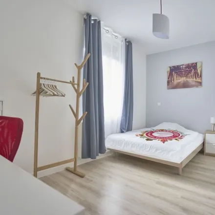 Rent this 1 bed apartment on 93 Rue Eugène Descamps in 59160 Lomme, France
