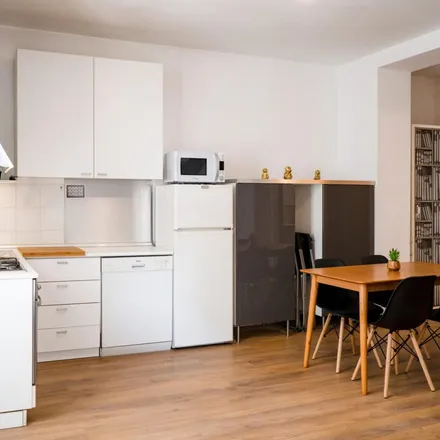 Rent this 2 bed apartment on KiKi in Via Gustavo Fara 12, 20124 Milan MI