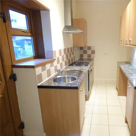 Rent this 2 bed townhouse on Claremont Street in Cleckheaton, BD19 3NT