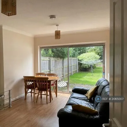 Rent this 3 bed duplex on 7 Neville Road in Cambridge, CB1 3SW