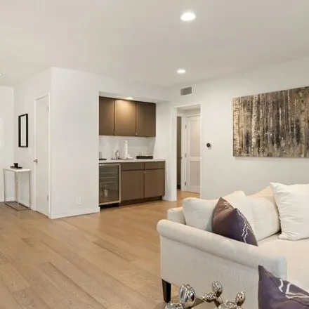 Image 7 - Cosmopolitan On Kings, 1203 North Kings Road, West Hollywood, CA 90069, USA - Condo for sale