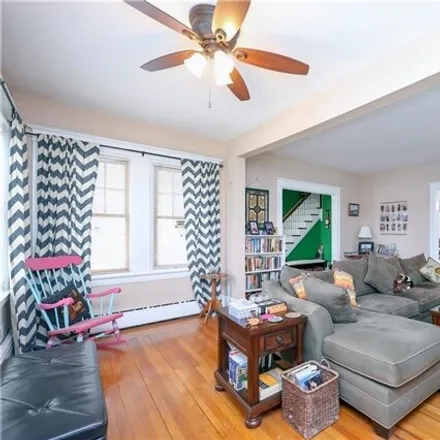 Image 5 - 114 Bache Avenue, New York, NY 10306, USA - House for sale