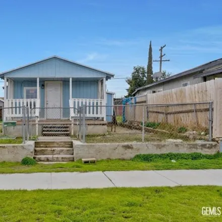 Buy this 2 bed house on 265 Philippine Street in Taft, Kern County