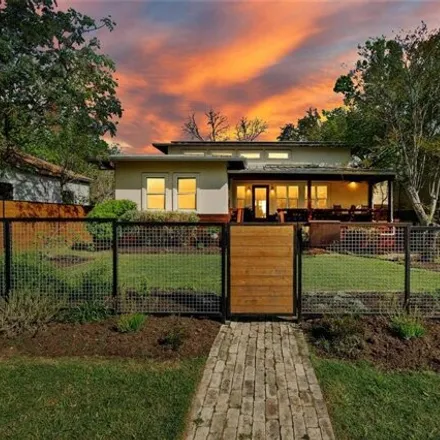 Image 1 - 2106 East 14th Street, Austin, TX 78702, USA - House for sale