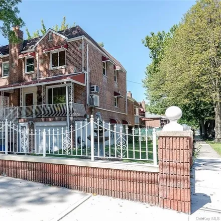 Buy this 3 bed house on 1295 Pelham Parkway North in New York, NY 10469