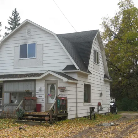 Buy this 3 bed house on 424 Whaley Street in Cadillac, MI 49601
