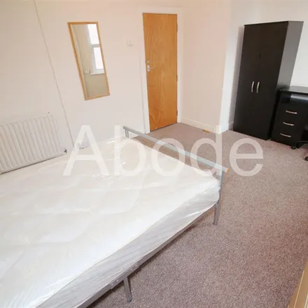 Rent this 6 bed apartment on Royal Park Avenue in Leeds, LS6 1EZ