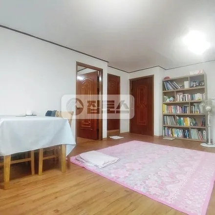 Rent this 2 bed apartment on 서울특별시 관악구 신림동 458-16