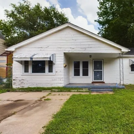 Buy this 3 bed house on 1532 N Ash Ave in Wichita, Kansas