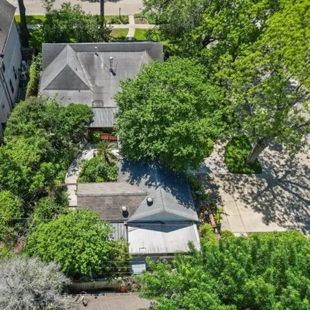 Image 7 - 5873 West Point Street, West University Place, TX 77005, USA - House for sale