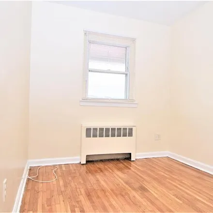 Image 5 - 1011 East 225th Street, New York, NY 10466, USA - Townhouse for rent