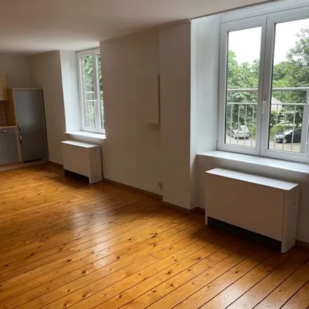 Rent this 2 bed apartment on Place Zénobe Gramme 6 in 4500 Huy, Belgium
