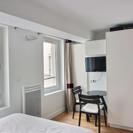 Image 4 - 4 Rue Léopold-Bellan, 75002 Paris, France - Apartment for rent