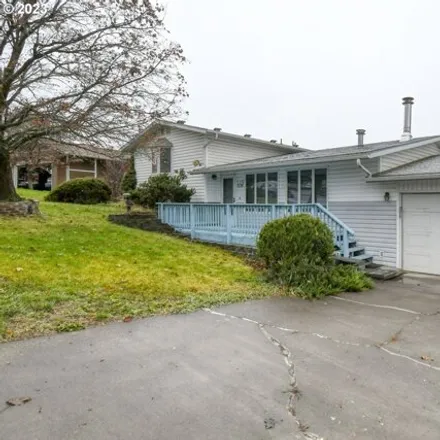 Buy this 3 bed house on 127 Southeast Jay Avenue in Pendleton, OR 97801