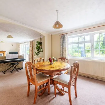 Rent this 4 bed apartment on Wood End Road in Bedford, MK43 9BB