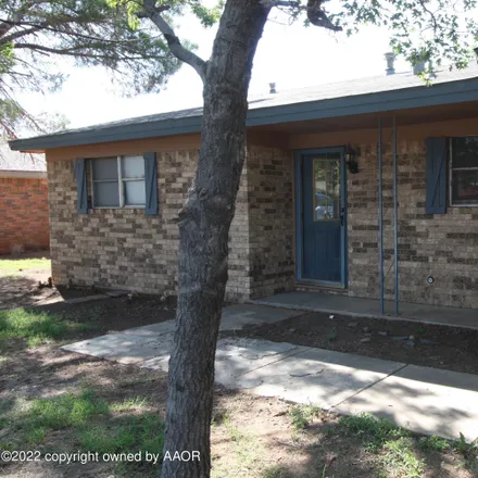 Image 5 - 719 Pine Street, Dimmitt, TX 79027, USA - House for sale