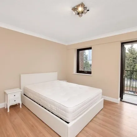 Image 2 - Brook House, 3 Fletcher Street, St. George in the East, London, E1 8GN, United Kingdom - Apartment for rent