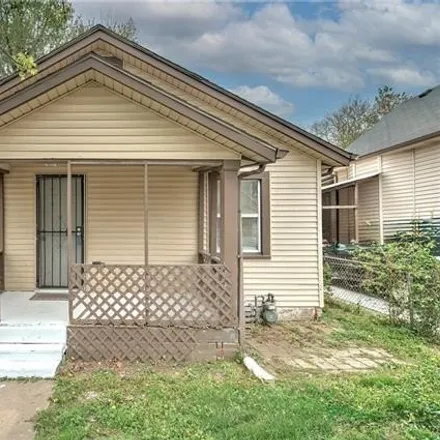 Buy this 2 bed house on 6331 Peery Avenue in Kansas City, MO 64126