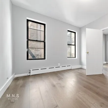 Image 7 - 215 East 117th Street, New York, NY 10035, USA - House for rent