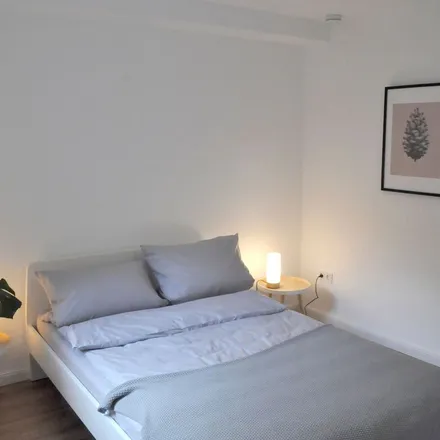 Rent this 4 bed apartment on Philosophenweg 4 in 22763 Hamburg, Germany