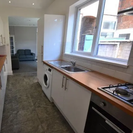Rent this 4 bed townhouse on Step In in Jarrom Street, Leicester