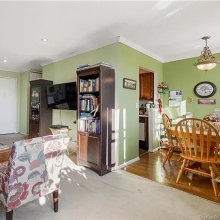 Image 5 - 377 North Broadway, Glenwood, City of Yonkers, NY 10701, USA - Apartment for sale