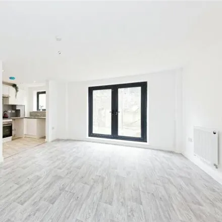 Image 2 - Folkestone Road, Dover, Kent, Ct17 - Apartment for sale