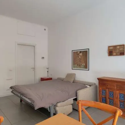 Image 8 - 28 posti, Via Corsico, 1, 20144 Milan MI, Italy - Apartment for rent